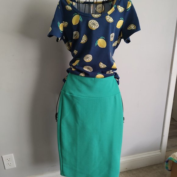LuLaRoe Pencil skirt - Picture 3 of 5